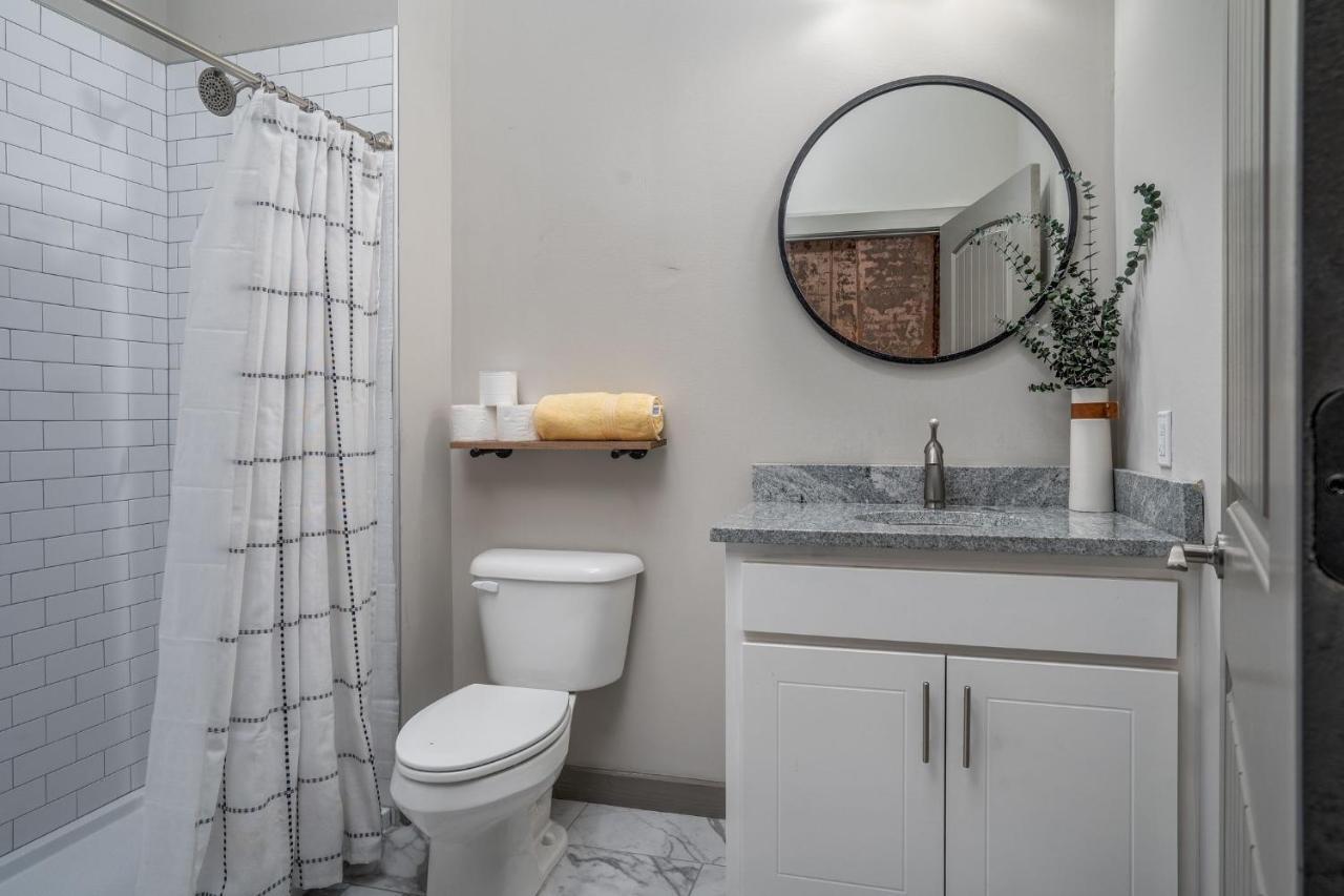 The Davis Lofts At Main Street - Unit 2B Apartment ร็อกกี้เมาท์ ภายนอก รูปภาพ